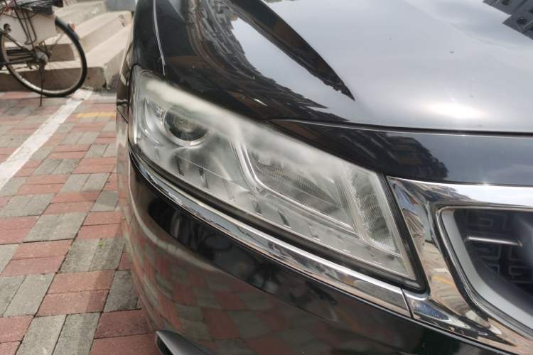 Used Geely Auto Emgrand GT 2015 1.8T Flagship Model Right Front Headlight