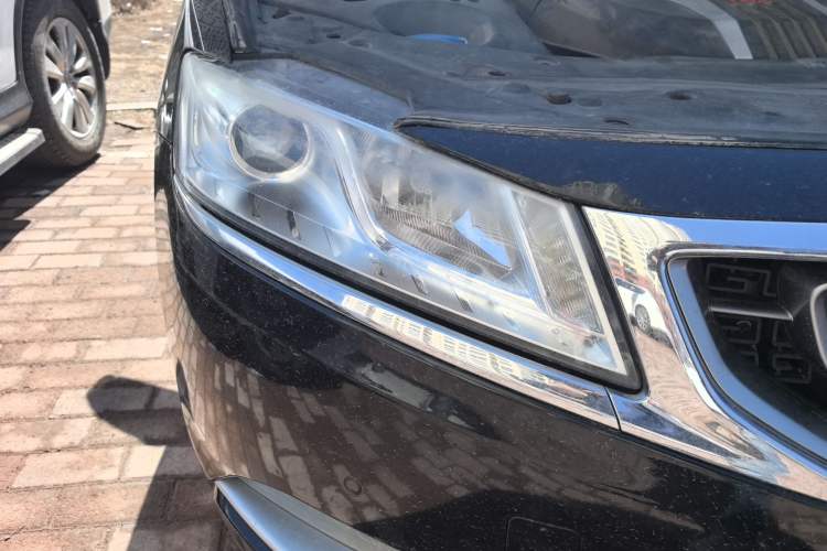 Used Geely Auto Emgrand GT 2015 1.8T Flagship Model Right Front Headlight