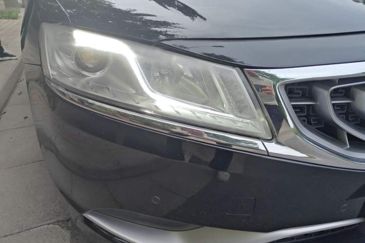 Used Geely Auto Emgrand GT 2015 3.5L Flagship Edition Right Front Headlight