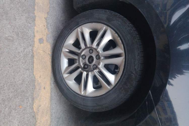 Used Geely Auto Emgrand GT 2015 1.8T Comfort Model Right Front Wheel Hub