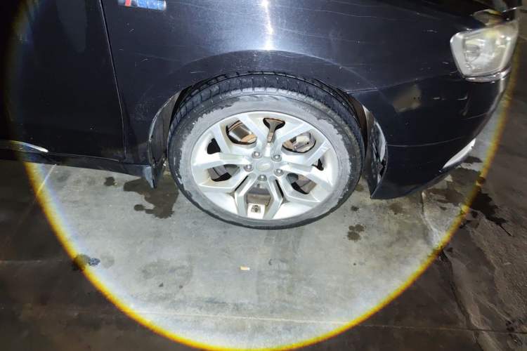 Used Geely Auto Emgrand GT 2015 1.8T Premium Model Right Front Wheel Hub