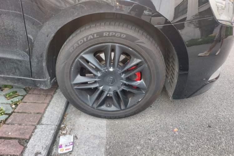Used Geely Auto Emgrand GT 2015 2.4L Comfort Model Right Front Wheel Hub