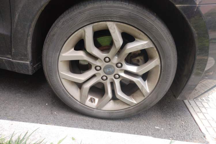 Used Geely Auto Emgrand GT 2015 1.8T Premium Model Right Front Wheel Hub