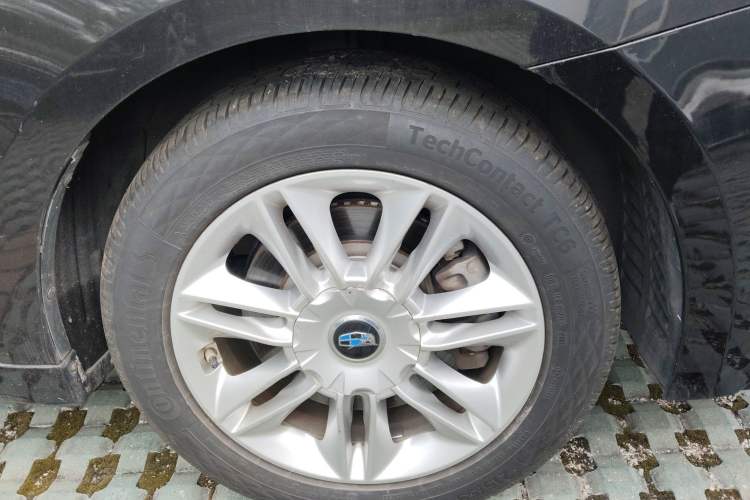 Used Geely Auto Emgrand GT 2015 2.4L Comfort Model Right Front Wheel Hub