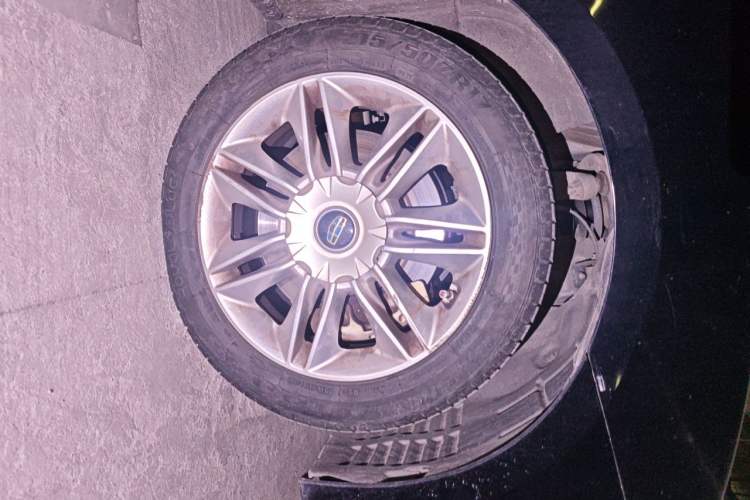 Used Geely Auto Emgrand GT 2015 2.4L Luxury Model Right Front Wheel Hub