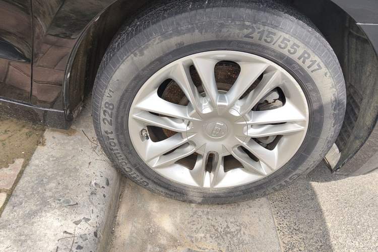 Used Geely Auto Emgrand GT 2015 2.4L Comfort Model Right Front Wheel Hub