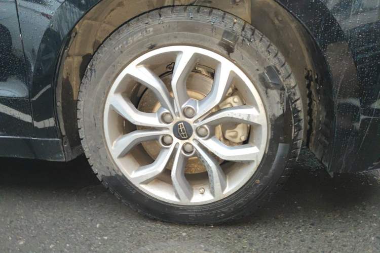 Used Geely Auto Emgrand GT 2015 2.4L Standard Edition Right Front Wheel Hub