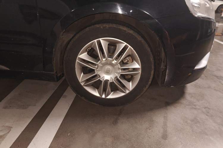 Used Geely Auto Emgrand GT 2015 1.8T Comfort Model Right Front Wheel Hub