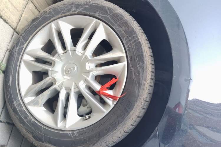 Used Geely Auto Emgrand GT 2015 2.4L Comfort Model Right Front Wheel Hub