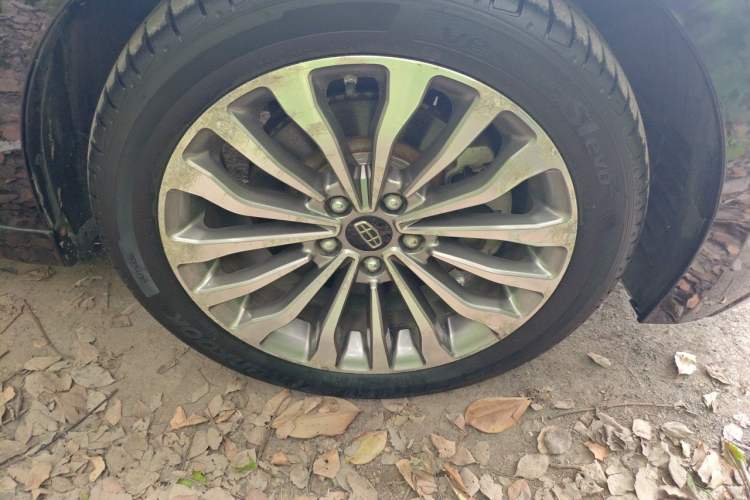 Used Geely Auto Emgrand GT 2015 1.8T Premium Model Right Front Wheel Hub
