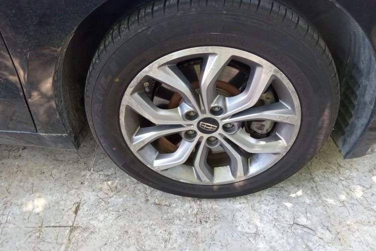 Used Geely Auto Emgrand GT 2015 2.4L Comfort Model Right Front Wheel Hub