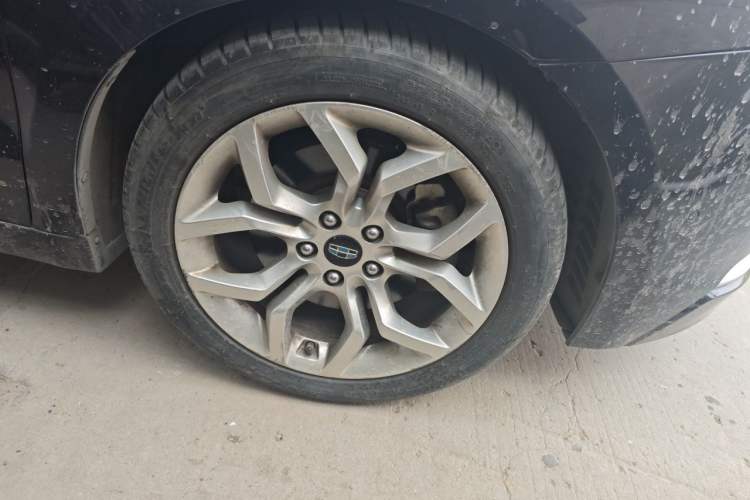 Used Geely Auto Emgrand GT 2015 Diplomatic Limited Edition 1.8T Premium Model Right Front Wheel Hub