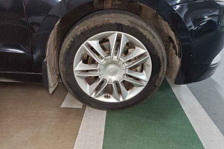 Used Geely Auto Emgrand GT 2015 2.4L Comfort Model Right Front Wheel Hub