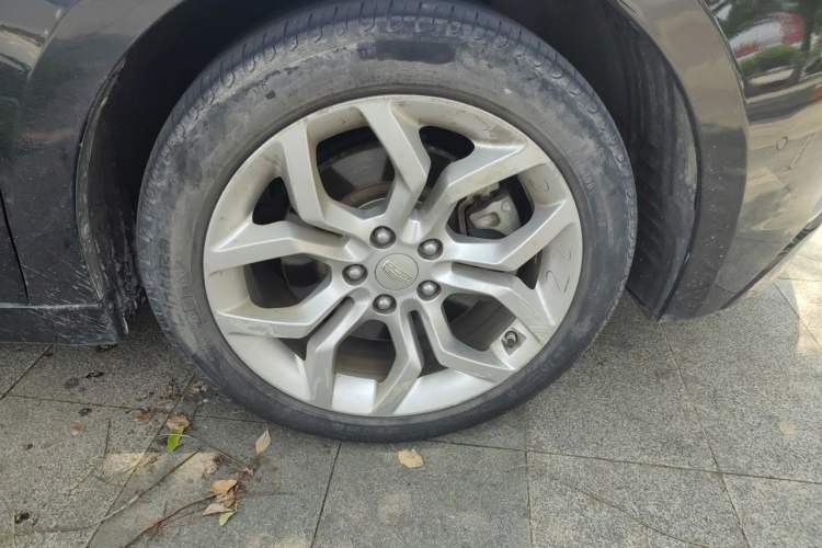 Used Geely Auto Emgrand GT 2015 1.8T Flagship Model Right Front Wheel Hub