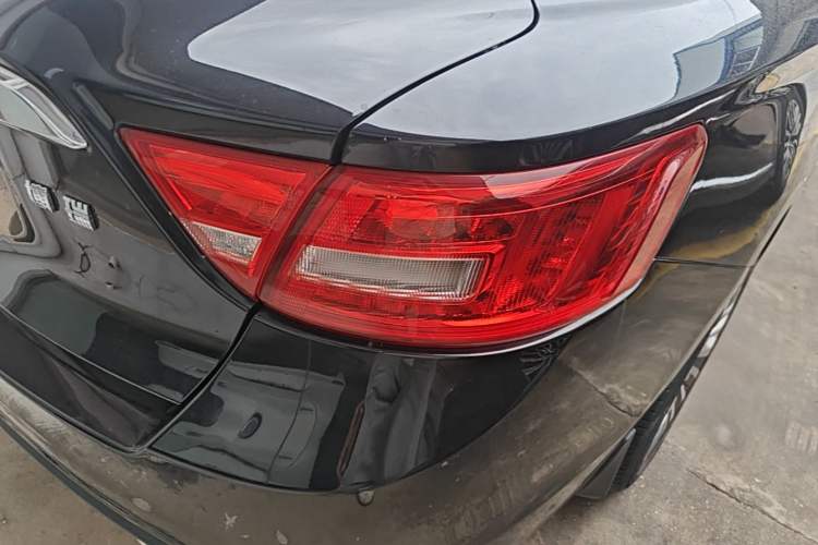 Used Geely Auto Emgrand GT 2015 1.8T Flagship Model Right Rear Taillight