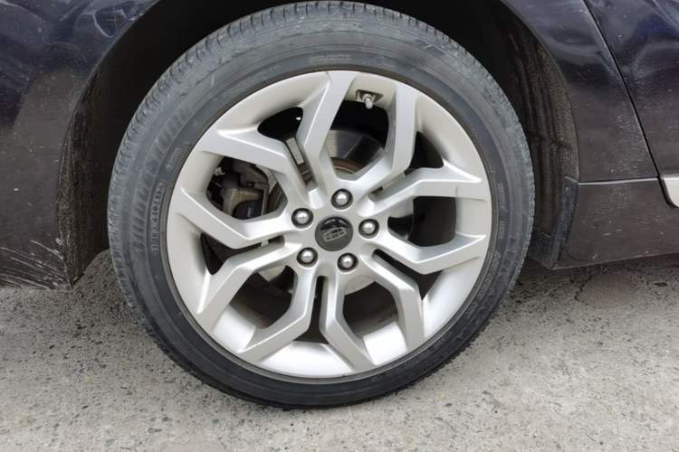 Used Geely Auto Emgrand GT 2015 1.8T Premium Model Right Rear Wheel Hub
