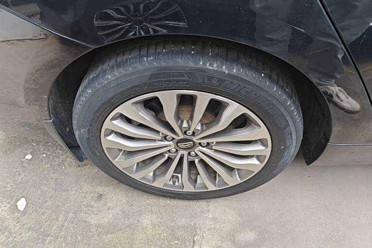 Used Geely Auto Emgrand GT 2015 1.8T Flagship Model Right Rear Wheel Hub