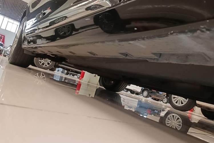 Used Geely Auto Emgrand GT 2015 1.8T Flagship Model Right Side Sill
