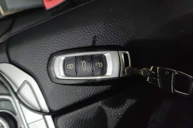 Used Geely Auto Emgrand GT 2015 2.4L Standard Edition Vehicle Key