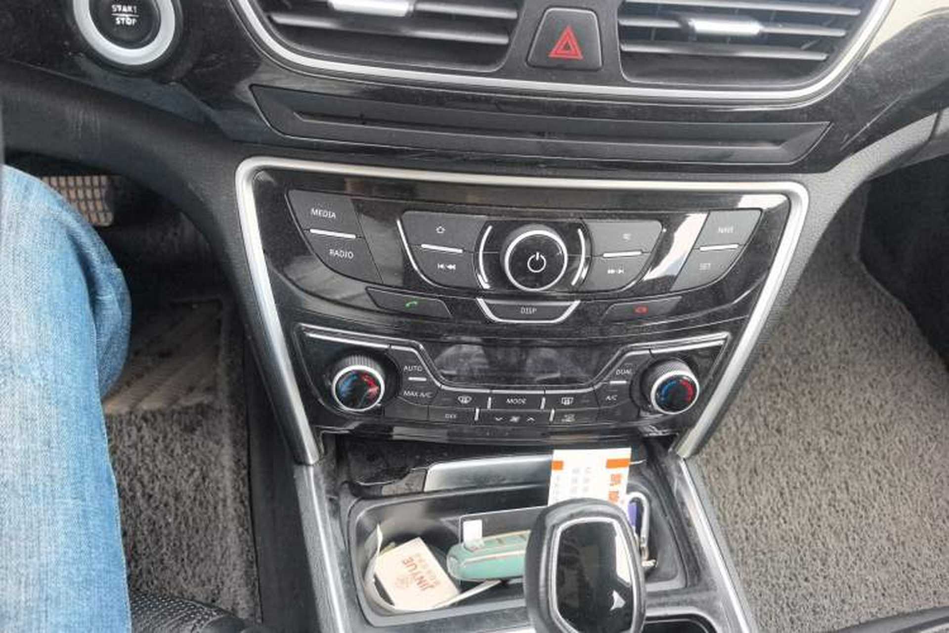 Used Geely Auto Emgrand GT 2015 1.8T Premium Model Audio And AC Panel