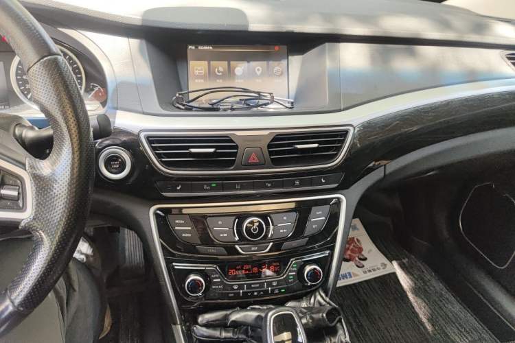 Used Geely Auto Emgrand GT 2015 1.8T Flagship Model Audio And AC Panel