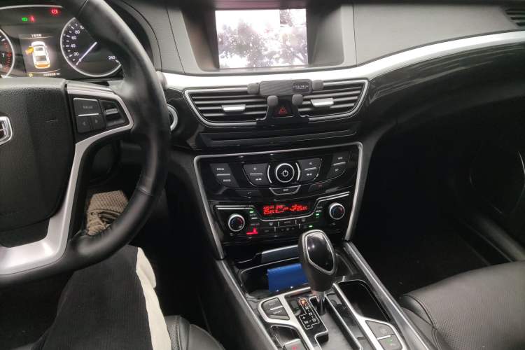 Used Geely Auto Emgrand GT 2015 1.8T Premium Model Audio And AC Panel