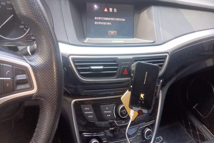 Used Geely Auto Emgrand GT 2015 1.8T Premium Model Audio And AC Panel