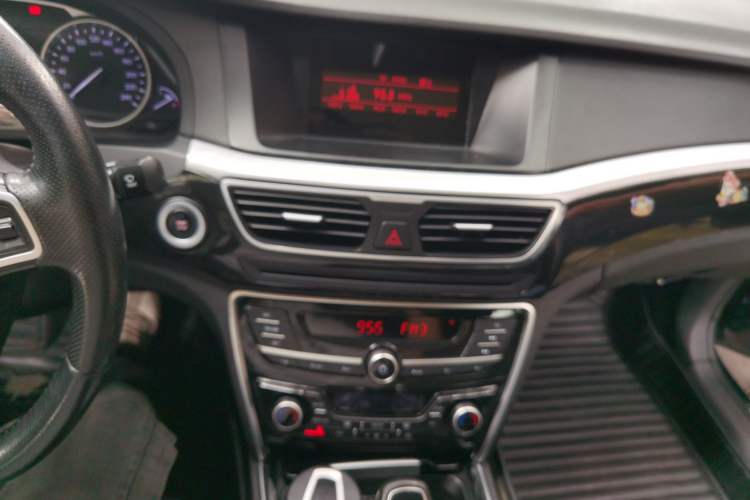 Used Geely Auto Emgrand GT 2015 2.4L Comfort Model Audio And AC Panel