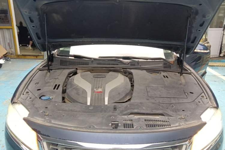 Used Geely Auto Emgrand GT 2015 1.8T Flagship Model Engine Bay