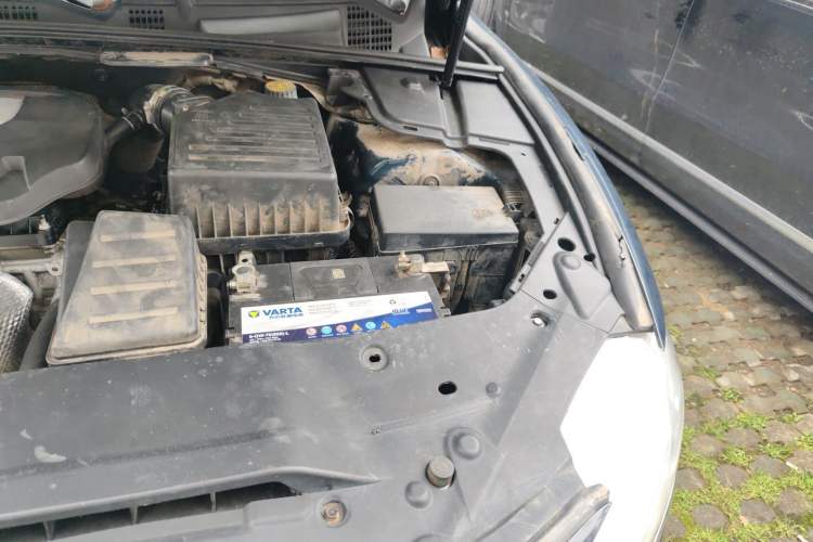 Used Geely Auto Emgrand GT 2015 2.4L Comfort Model Engine Bay Left