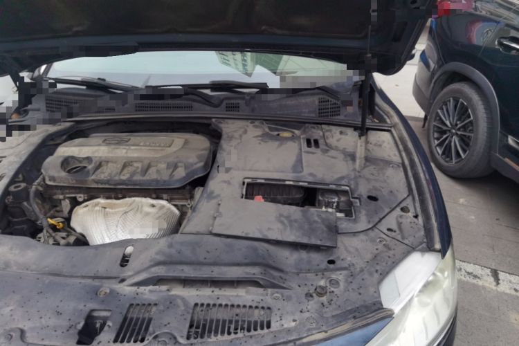 Used Geely Auto Emgrand GT 2015 2.4L Comfort Model Engine Bay Left