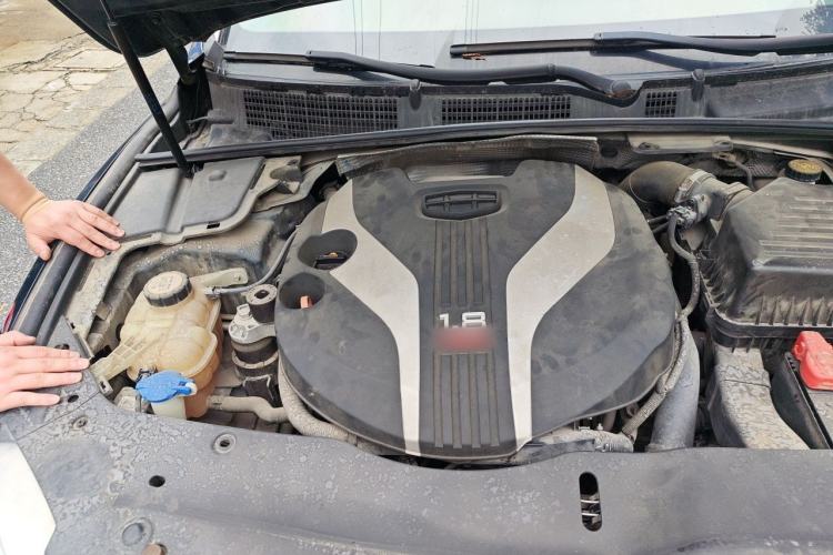 Used Geely Auto Emgrand GT 2015 1.8T Premium Model Engine Bay Right
