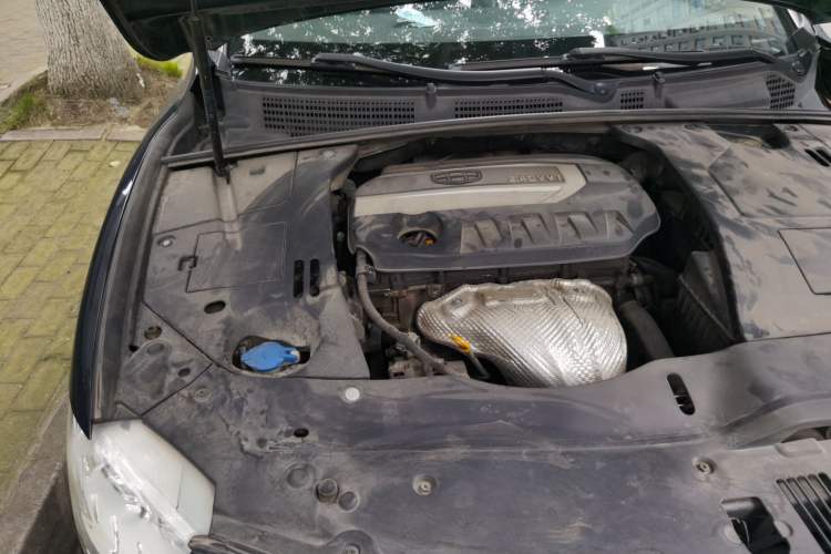 Used Geely Auto Emgrand GT 2015 2.4L Comfort Model Engine Bay Right
