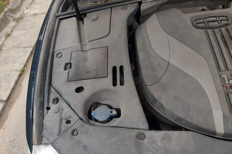Used Geely Auto Emgrand GT 2015 1.8T Comfort Model Engine Bay Right