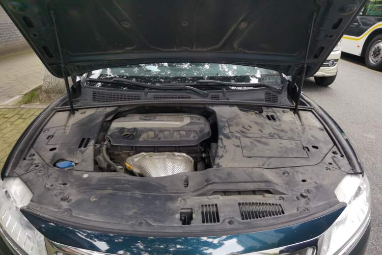 Used Geely Auto Emgrand GT 2015 2.4L Comfort Model Engine Bay