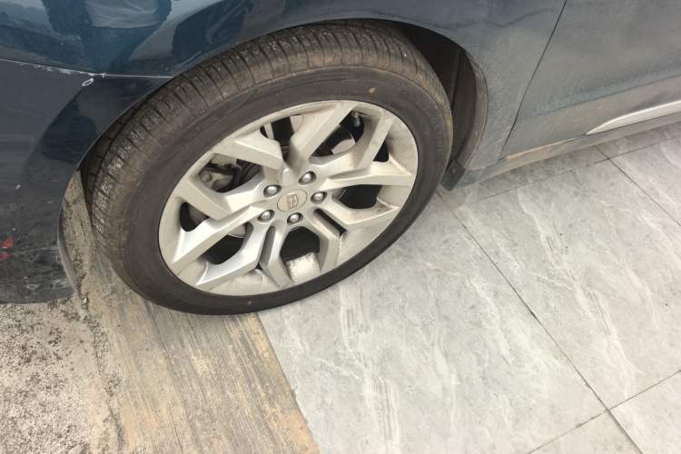 Used Geely Auto Emgrand GT 2015 1.8T Premium Model Exterior 4