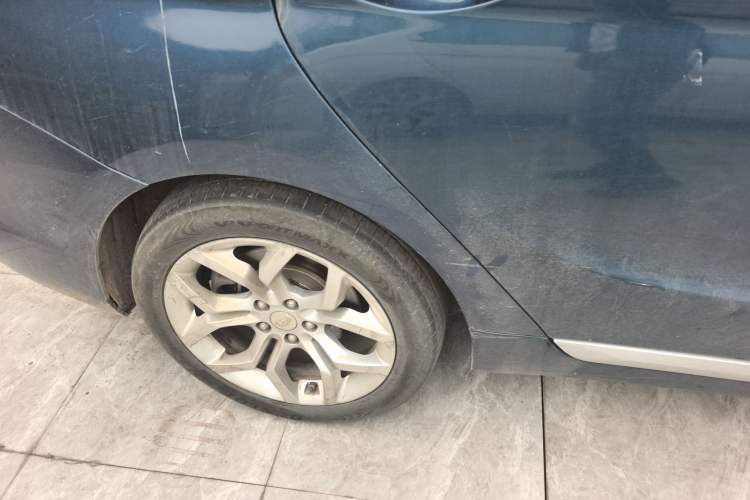 Used Geely Auto Emgrand GT 2015 1.8T Premium Model Exterior 5