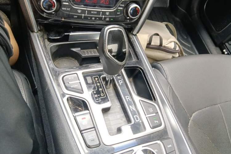 Used Geely Auto Emgrand GT 2015 1.8T Flagship Model Gear Lever