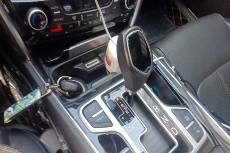 Used Geely Auto Emgrand GT 2015 1.8T Premium Model Gear Lever