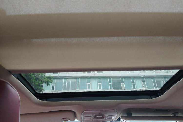 Used Geely Auto Emgrand GT 2015 2.4L Comfort Model Headliner
