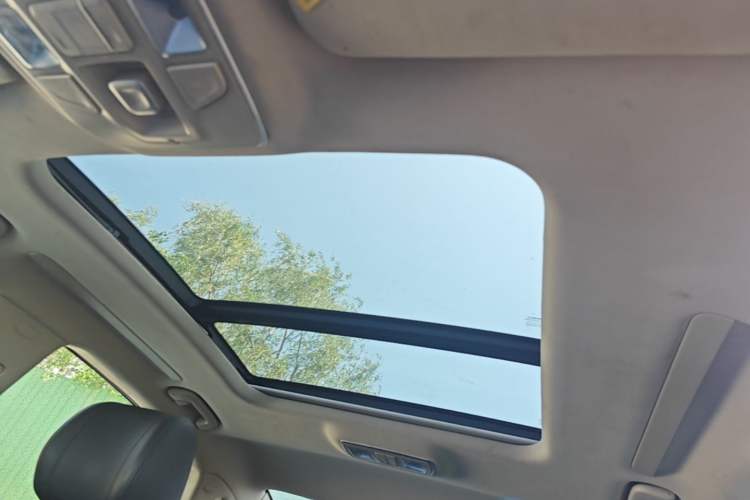 Used Geely Auto Emgrand GT 2015 1.8T Comfort Model Headliner