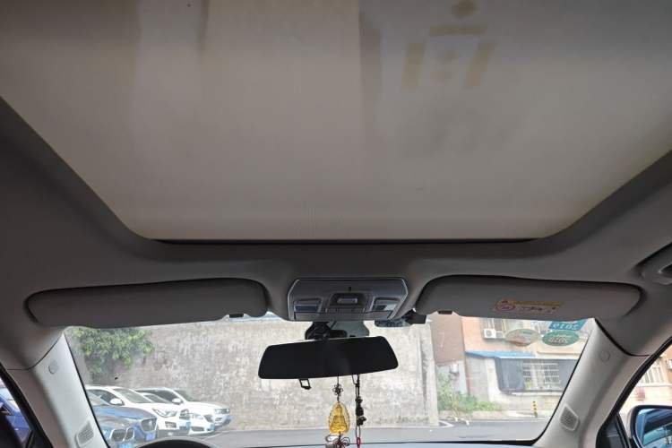 Used Geely Auto Emgrand GT 2015 2.4L Comfort Model Headliner