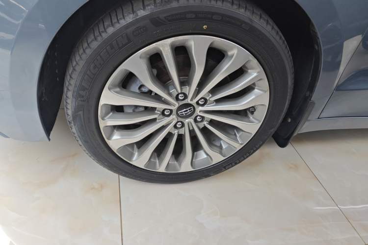 Used Geely Auto Emgrand GT 2015 1.8T Premium Model Left Front Wheel Hub