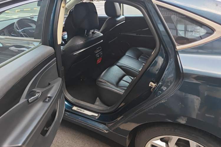 Used Geely Auto Emgrand GT 2015 2.4L Comfort Model Left Rear Seat