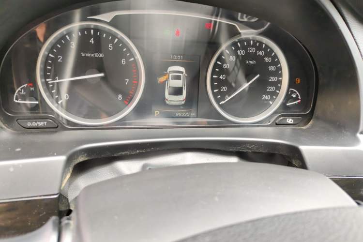 Used Geely Auto Emgrand GT 2015 2.4L Comfort Model Odometer Close Up