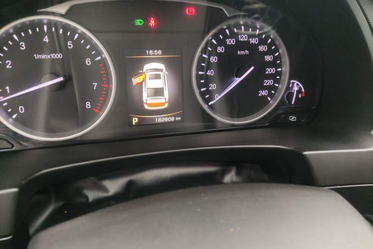 Used Geely Auto Emgrand GT 2015 1.8T Premium Model Odometer Close Up