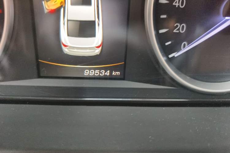 Used Geely Auto Emgrand GT 2015 2.4L Comfort Model Odometer Close Up