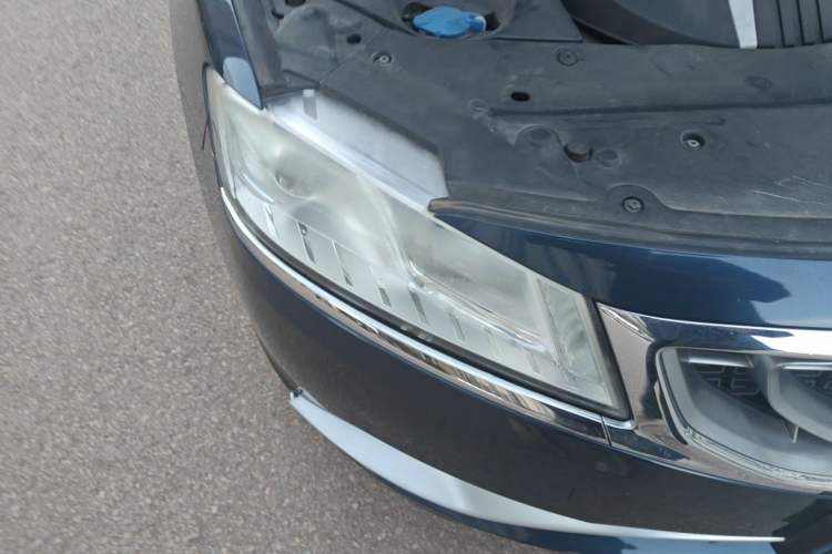 Used Geely Auto Emgrand GT 2015 1.8T Flagship Model Right Front Headlight