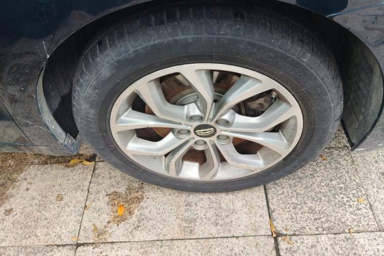 Used Geely Auto Emgrand GT 2015 2.4L Comfort Model Right Front Wheel Hub