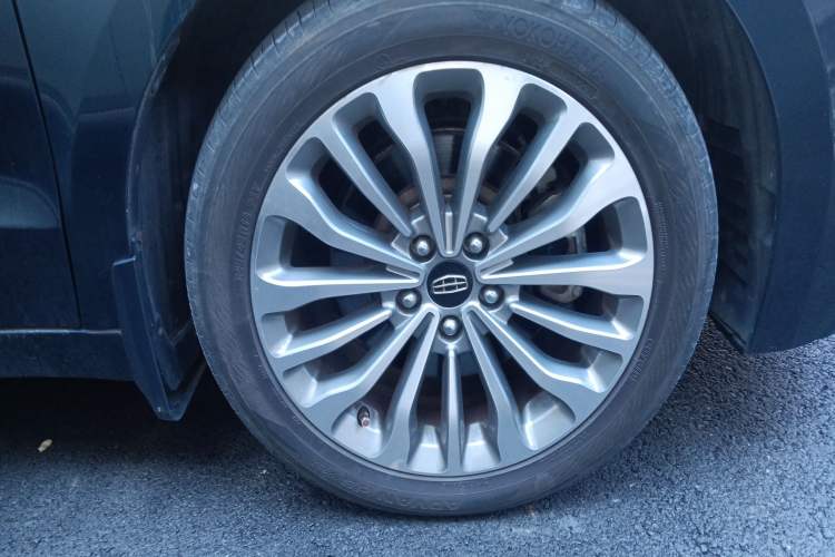 Used Geely Auto Emgrand GT 2015 1.8T Premium Model Right Front Wheel Hub
